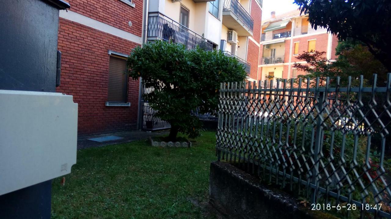 Bixio Lägenhet Pavia Exteriör bild