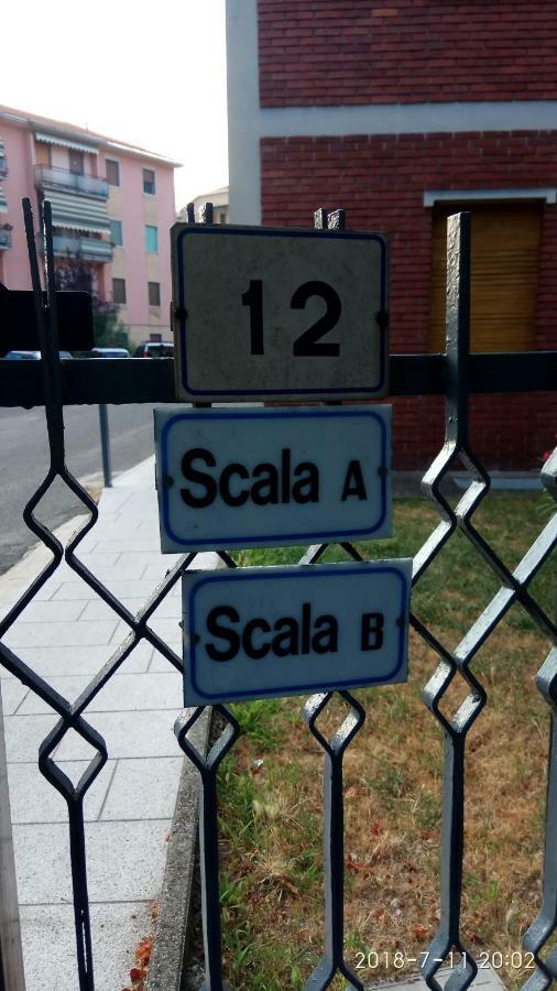Bixio Lägenhet Pavia Exteriör bild